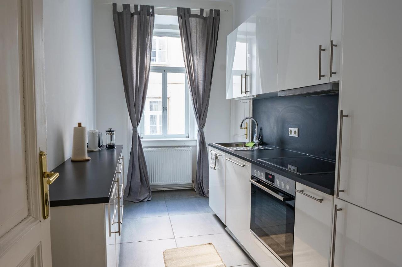 Central Living Apartments - Schoenbrunn ウィーン エクステリア 写真